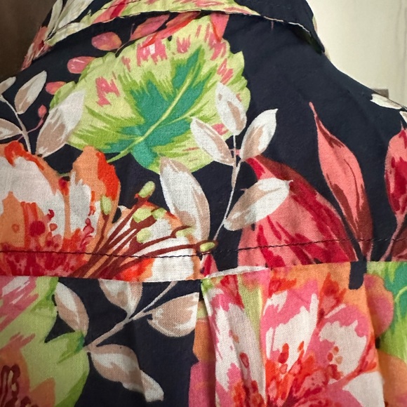 Talbot’s tropical island 🏝️ print, button up, adjustable sleeves, size 3x - Picture 4 of 10